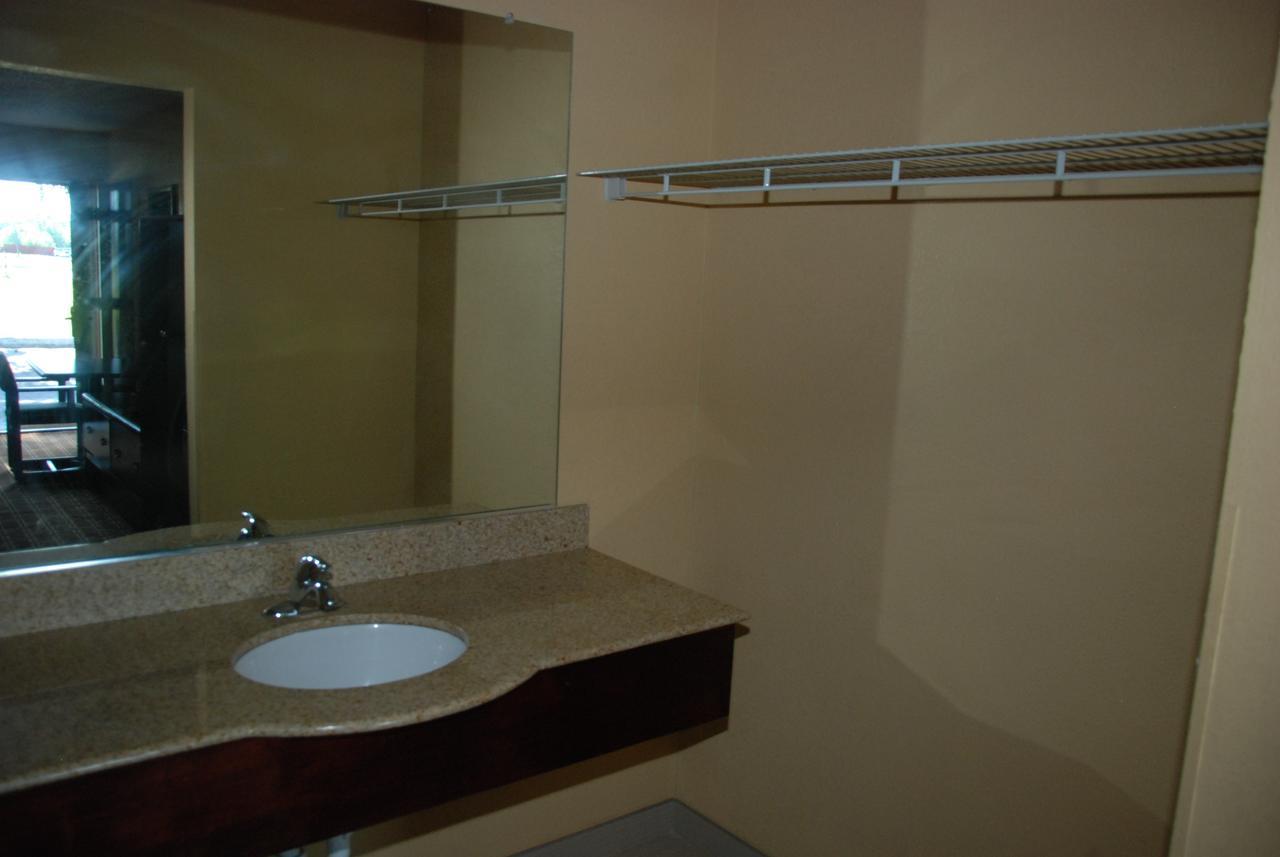 هازلتون Mount Laurel Motel المظهر الخارجي الصورة